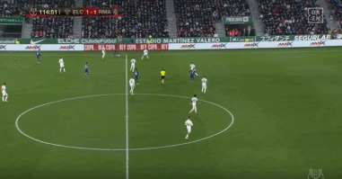 隐蔽骗术：揭秘“赌场周边的高利贷中介如何利用赌客的走投无路进行勒索”。（揭开赌场周边高利贷中介的勒索黑幕：如何趁赌客绝境下手）